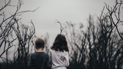 Children pair friends 4k wallpaper