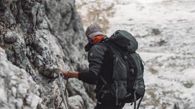 Climber man equipment 4k wallpaper