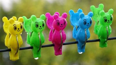 Clothespins bear bright colorful 4k wallpaper