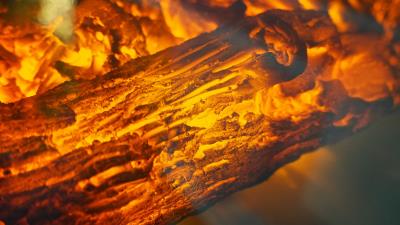 Coal smoldering fire 4k wallpaper