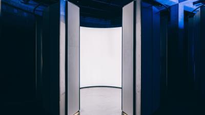 Corridor door light 4k wallpaper