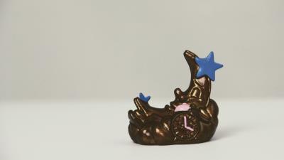 Crescent star toy collection 4k wallpaper