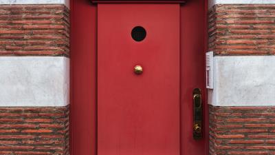 Door building wall 4k wallpaper