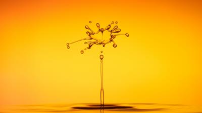 Drop spray splash 4k wallpaper