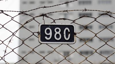 Fence mesh numerals 4k wallpaper