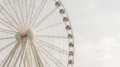 Ferris wheel attraction construction 4k wallpaper