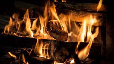 Flame wood fireplace 4k wallpaper