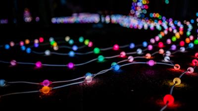 Garland light bulbs colorful 4k wallpaper