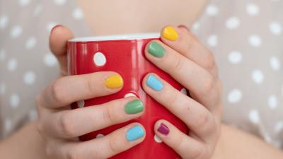 Girl cup hands 4k wallpaper