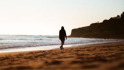 Girl silhouette horizon 4k wallpaper