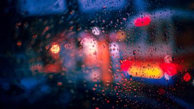 Glass drops spray 4k wallpaper