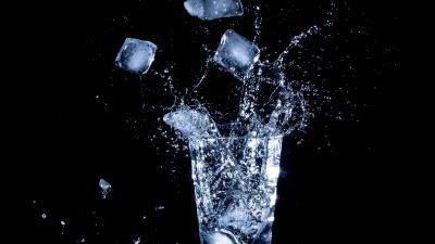 Glass ice water 4k wallpaper