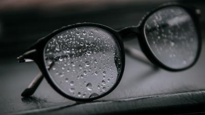 Glasses drops glass 4k wallpaper