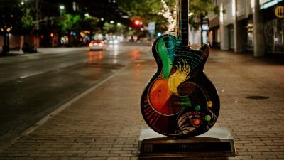 Guitar street night 4k wallpaper