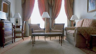 Hall apartment interior design furniture curtain 4k wallpaper