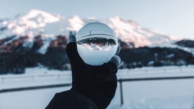 Hand ball glass image 4k wallpaper