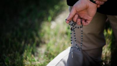 Hand beads faith 4k wallpaper