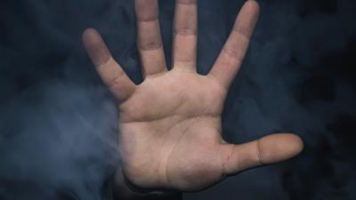 Hand smoke fingers 4k wallpaper