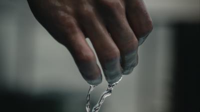 Hand water drops photo 4k wallpaper