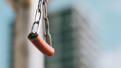 Handle chains metalic 4k wallpaper