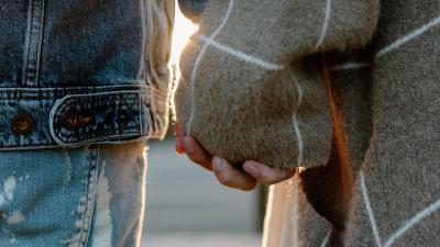 Hands pair touch 4k wallpaper