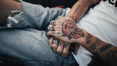Hands tattoos rings 4k wallpaper