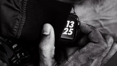 Hands watch bw 4k wallpaper