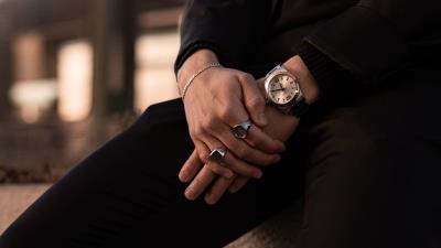 Hands watches decoration 4k wallpaper