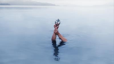 Hands water anchor 4k wallpaper