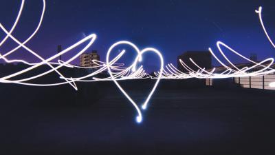 Heart light long exposure 4k wallpaper