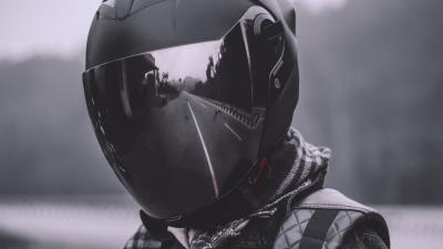 Helmet reflection man 4k wallpaper