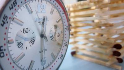 Hours minimal dia 4k wallpaper