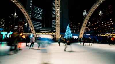 Ice rink people blur 4k wallpaper