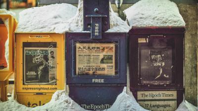 Information stand printing newspapers 4k wallpaper