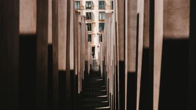 Labyrinth passage architecture 4k wallpaper