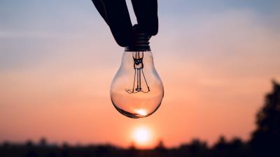 Lamp hand light night 4k wallpaper