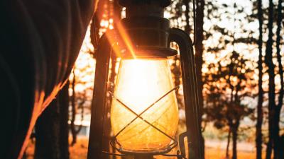 Lamp hand light 4k wallpaper