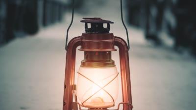 Lamp lantern snow 4k wallpaper