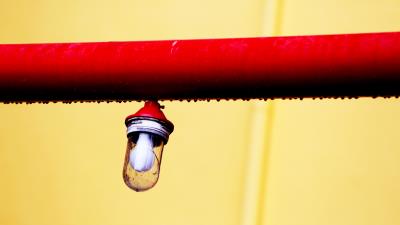 Lamp pipe drops 4k wallpaper