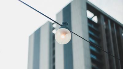 Lamp wires building 4k wallpaper