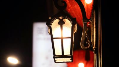 Lantern glow street 4k wallpaper