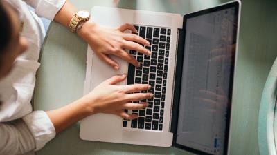 Laptop table hands 4k wallpaper