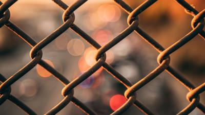 Lattice fence grid glare 4k wallpaper