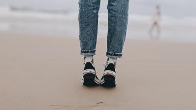 Legs beach sand 4k wallpaper