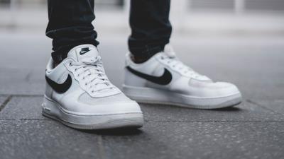 Legs sneakers sports 4k wallpaper