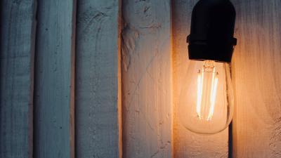 Light bulb glow light 4k wallpaper