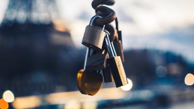 Locks spiral closed 4k wallpaper