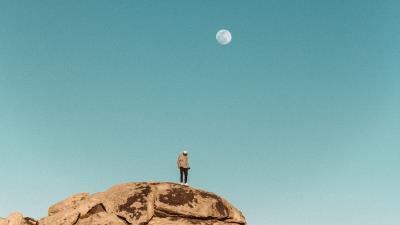 Man alone rock 4k wallpaper