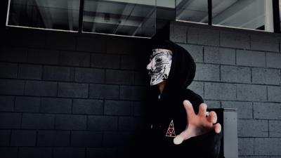 Man mask hand image 4k wallpaper