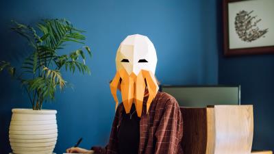 Man mask polygon 4k wallpaper